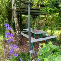 Garten, Pavillonplatz mit Biertisch Garnitur
