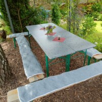 Garten, Pavillonplatz mit Biertisch Garnitur